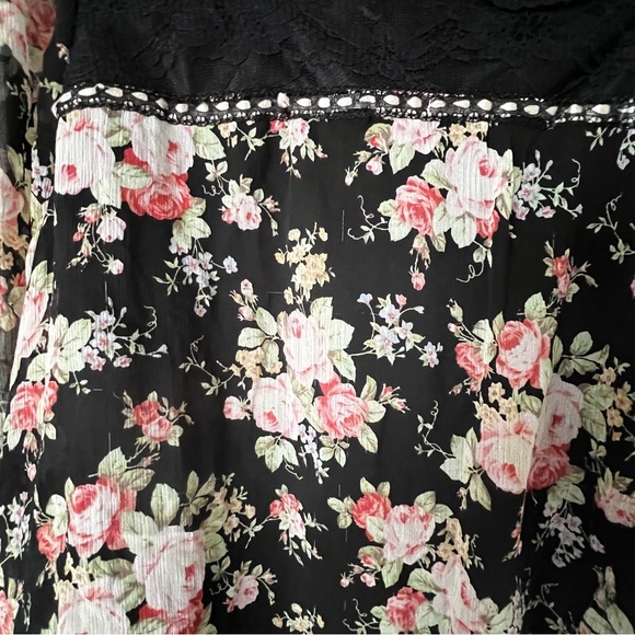 Boho Lace Floral Square Neck Peasant Top - Picture 8 of 11